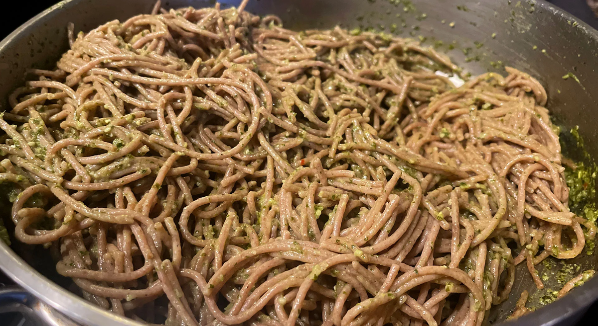 Kale pesto with spaghetti
